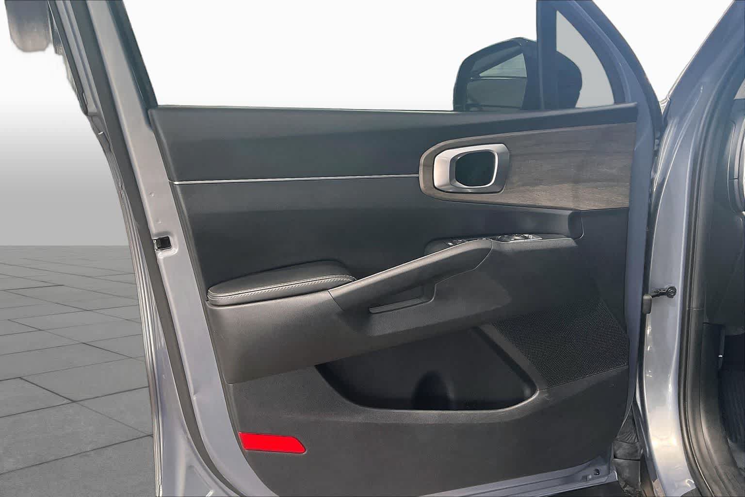 Used 2022 Kia Sorento S w/ Panoramic Sunroof Package AWD/4WD image 22