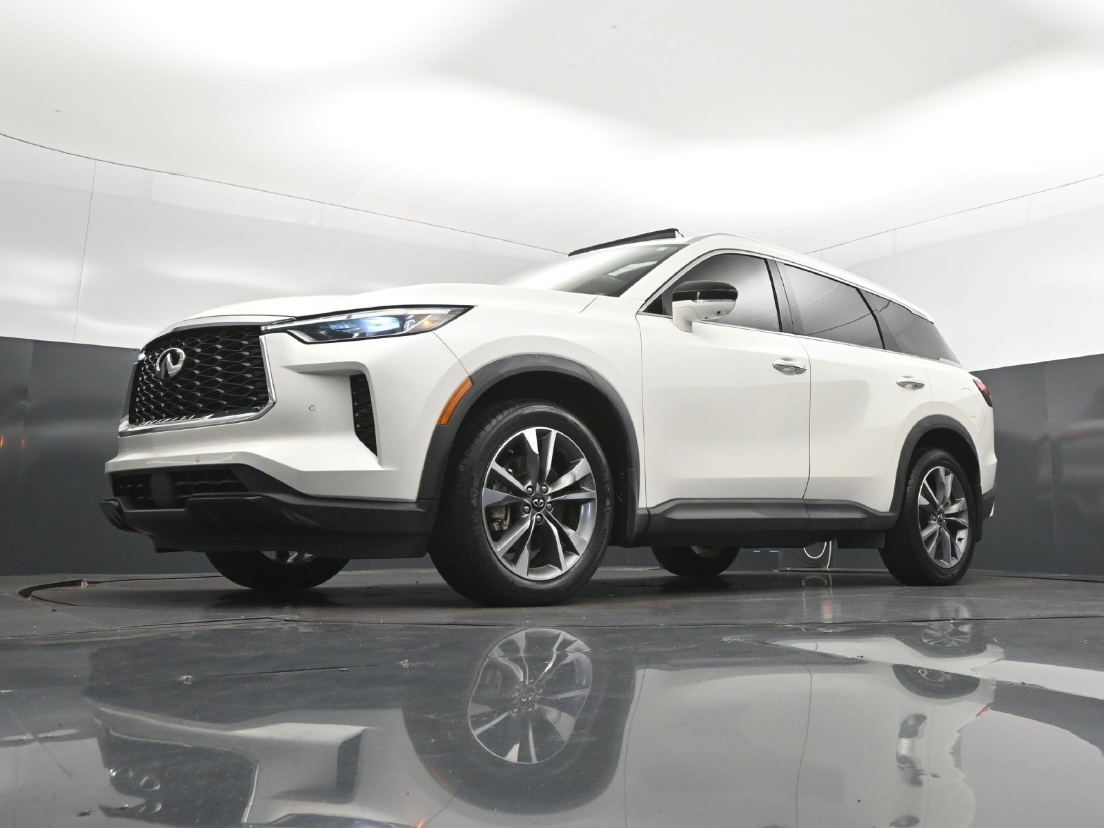 Certified 2023 INFINITI QX60 Luxe w/ Vision Package AWD/4WD image 39