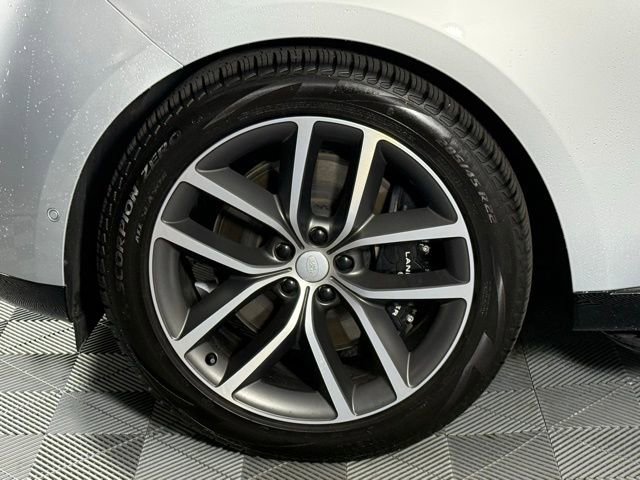 New 2025 Land Rover Range Rover SE image 14