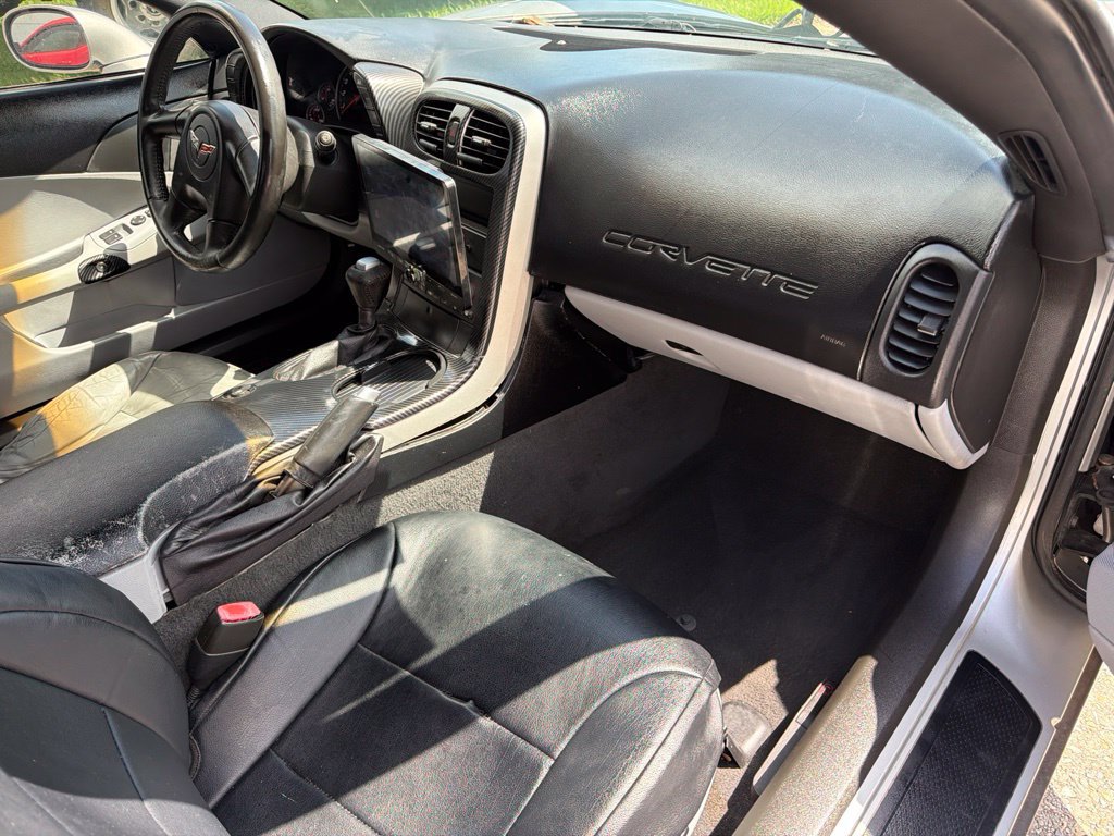 Used 2005 Chevrolet Corvette Coupe w/ Preferred Equipment Group RWD image 11