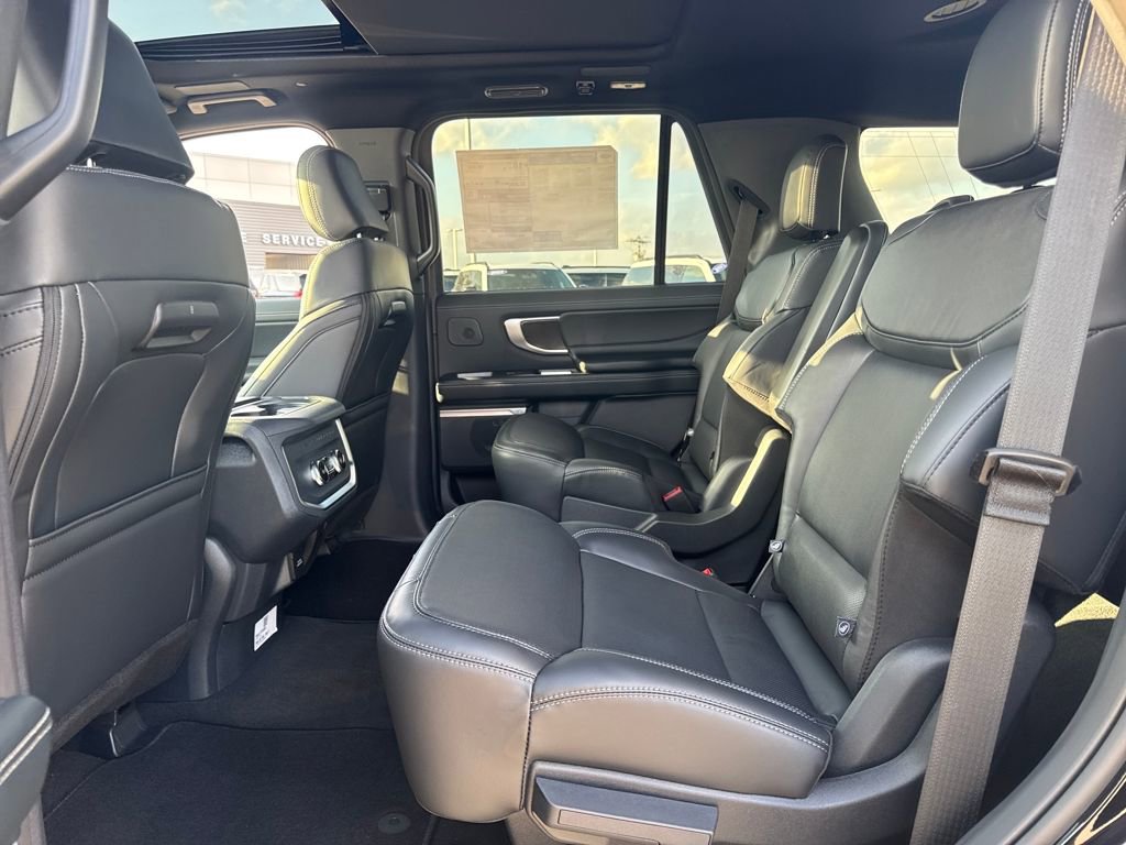 New 2025 Ford Expedition Platinum w/ Stealth Performance Package image 15