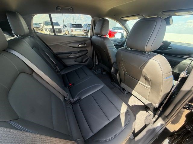 Used 2025 Buick Envista Sport Touring w/ Convenience I Package FWD image 17