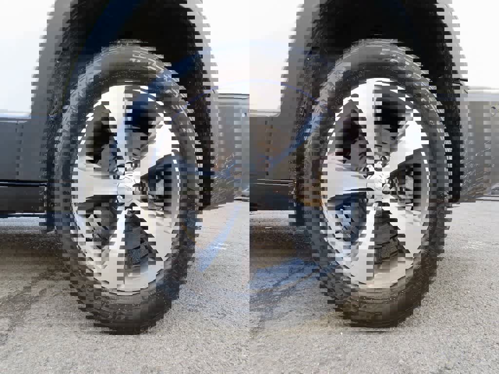 Used 2021 Jeep Cherokee Limited image 10