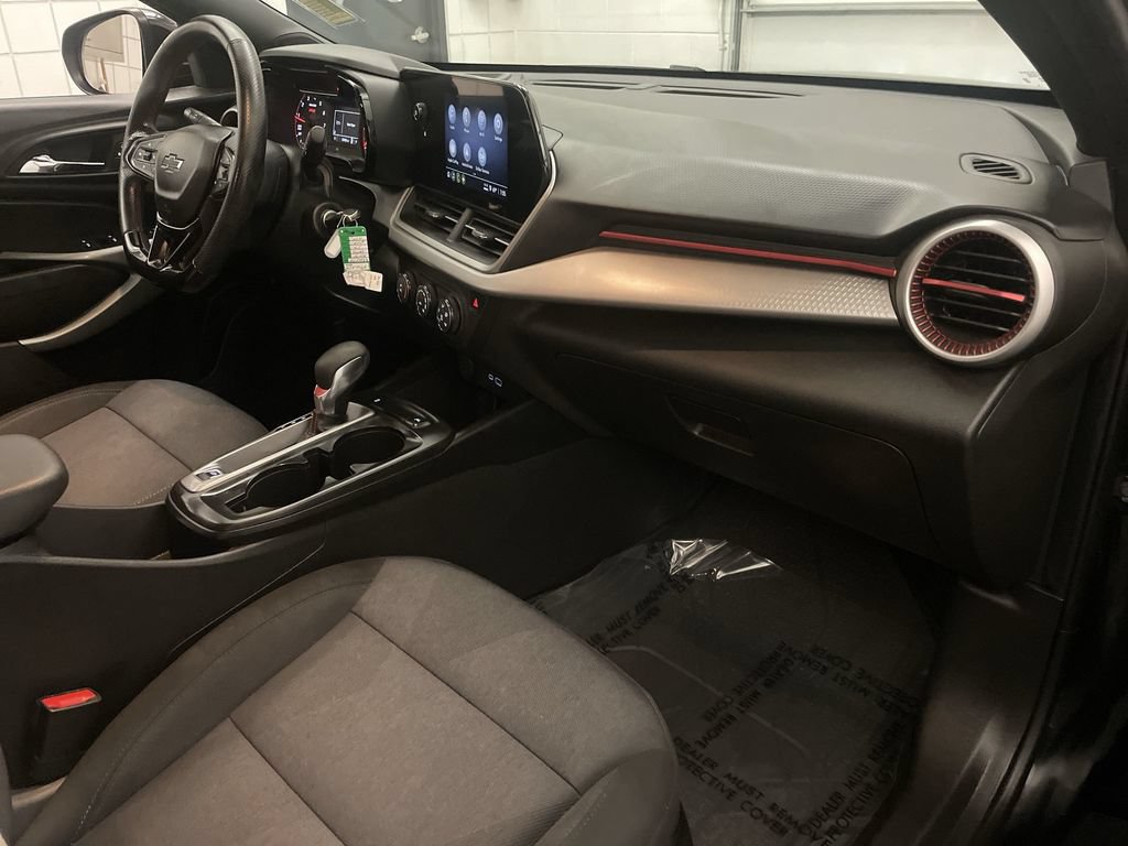Used 2024 Chevrolet Trax RS w/ Driver Confidence Package FWD image 20