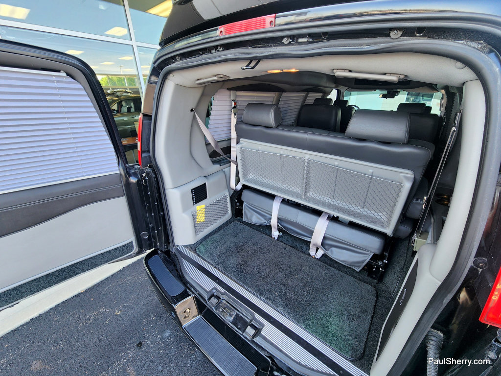 Used 2019 Chevrolet Express 2500 w/ Enhanced Convenience Package RWD image 28