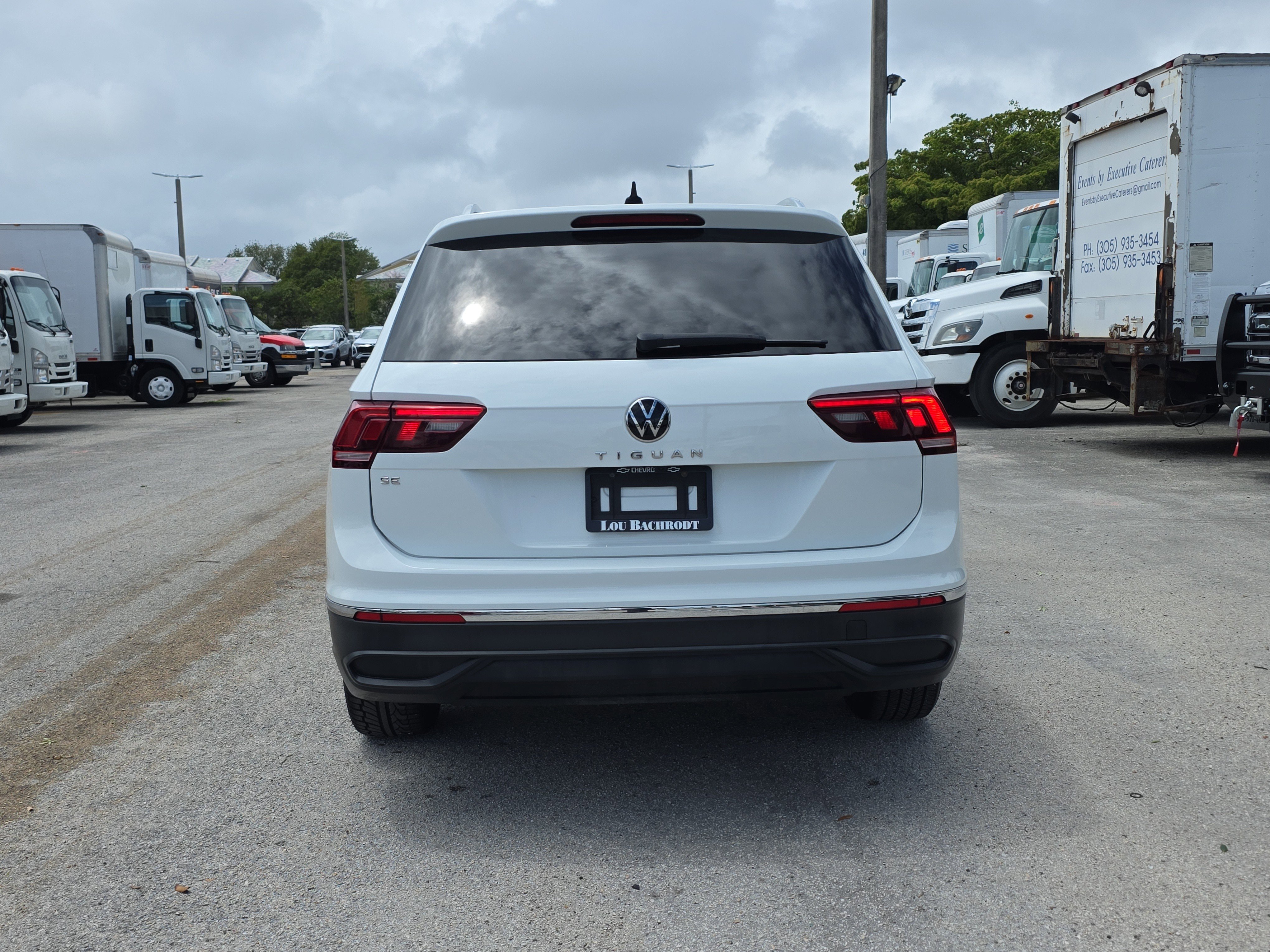 Used 2024 Volkswagen Tiguan SE FWD image 6
