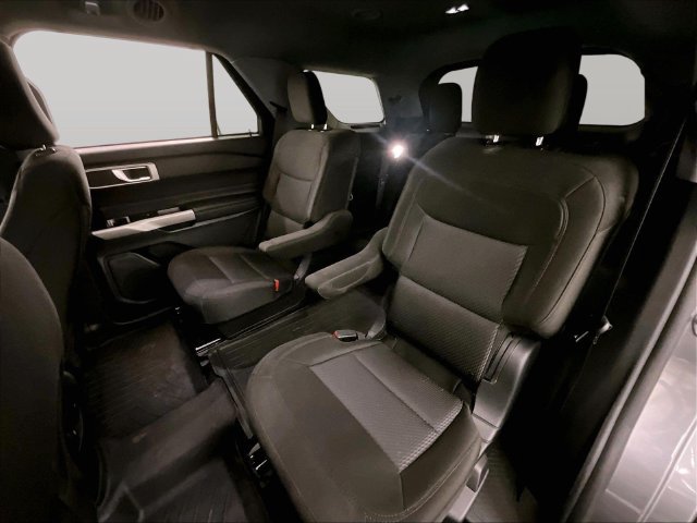 Used 2023 Ford Explorer XLT AWD/4WD image 25
