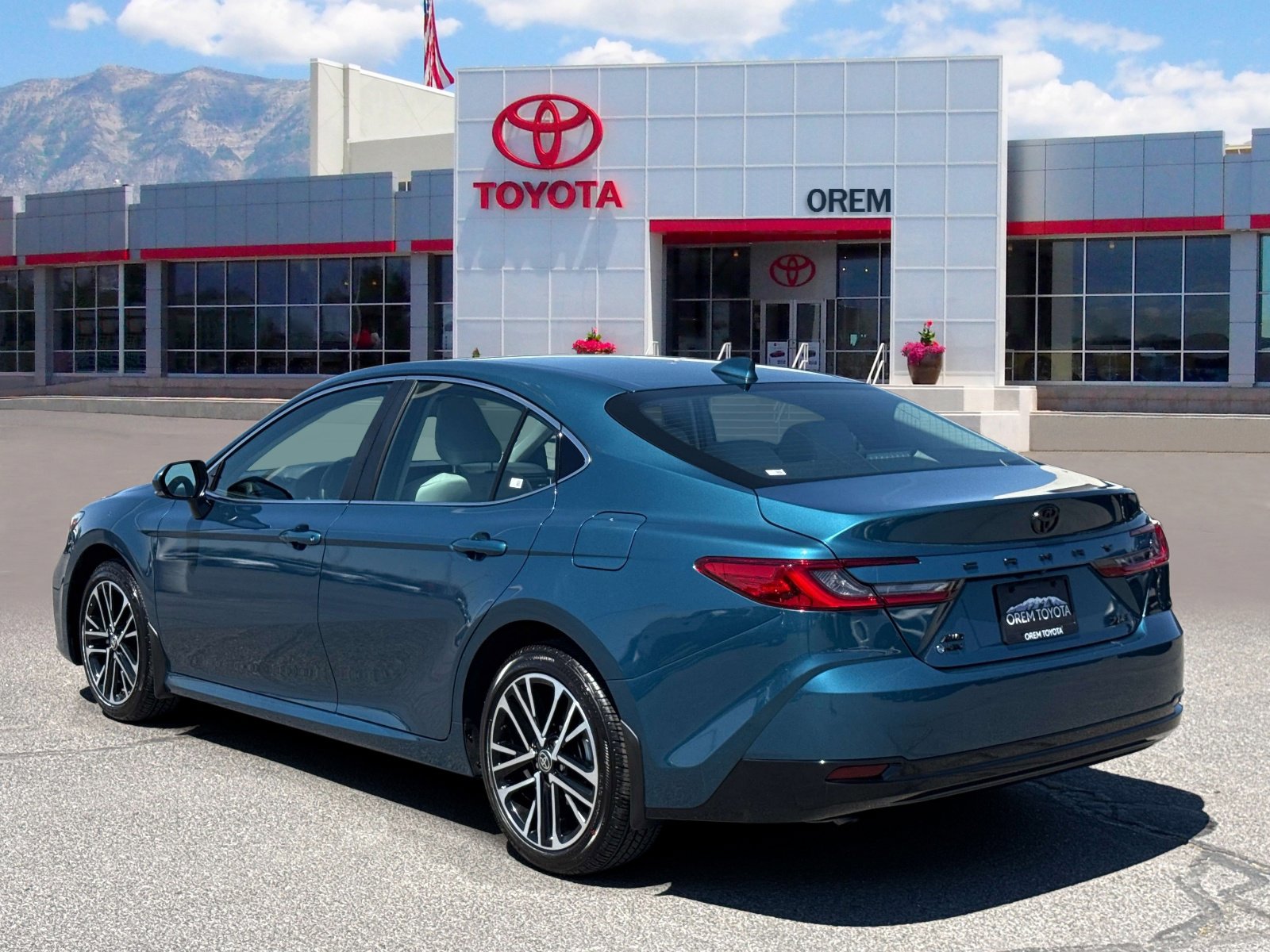 Used 2026 Toyota Camry XLE AWD/4WD image 5