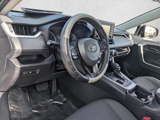 Used 2019 Toyota RAV4 LE image 10