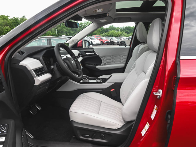 New 2025 Mitsubishi Outlander SEL image 29