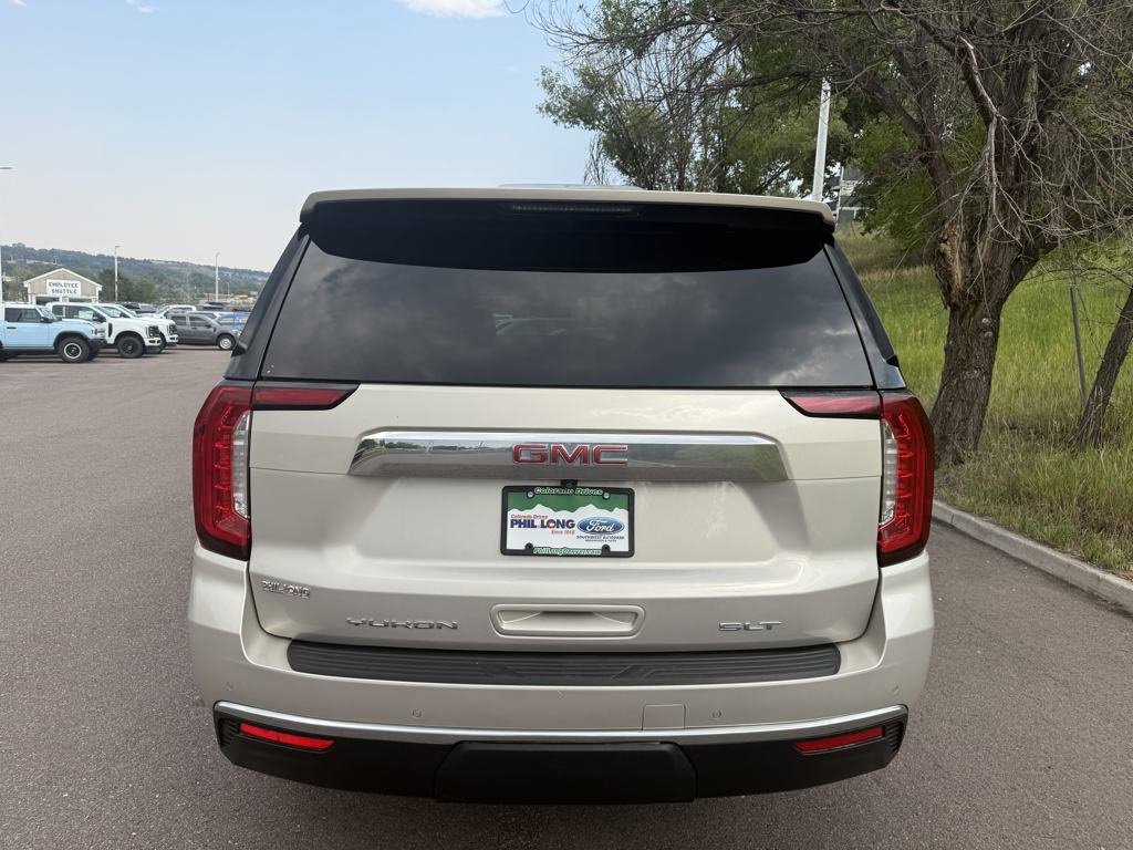 Used 2022 GMC Yukon SLT w/ SLT Luxury Package image 6