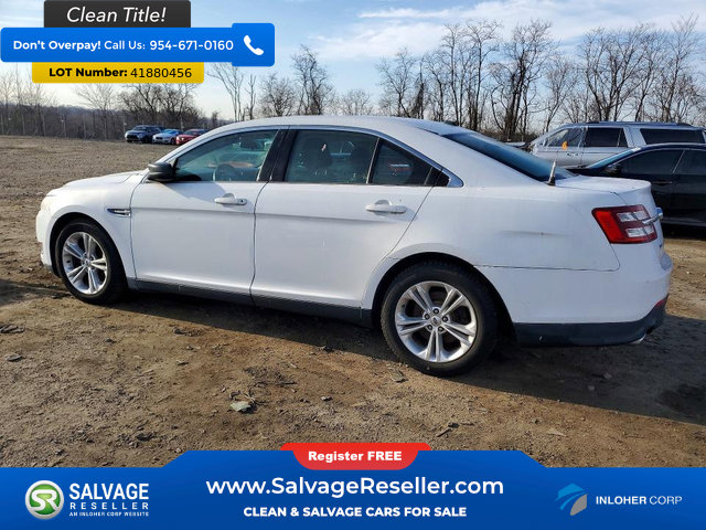 Used 2015 Ford Taurus SE image 3