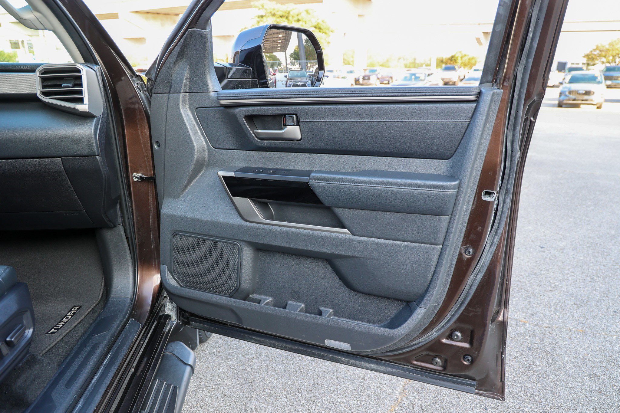 Used 2024 Toyota Tundra Limited w/ Power Package AWD/4WD image 40