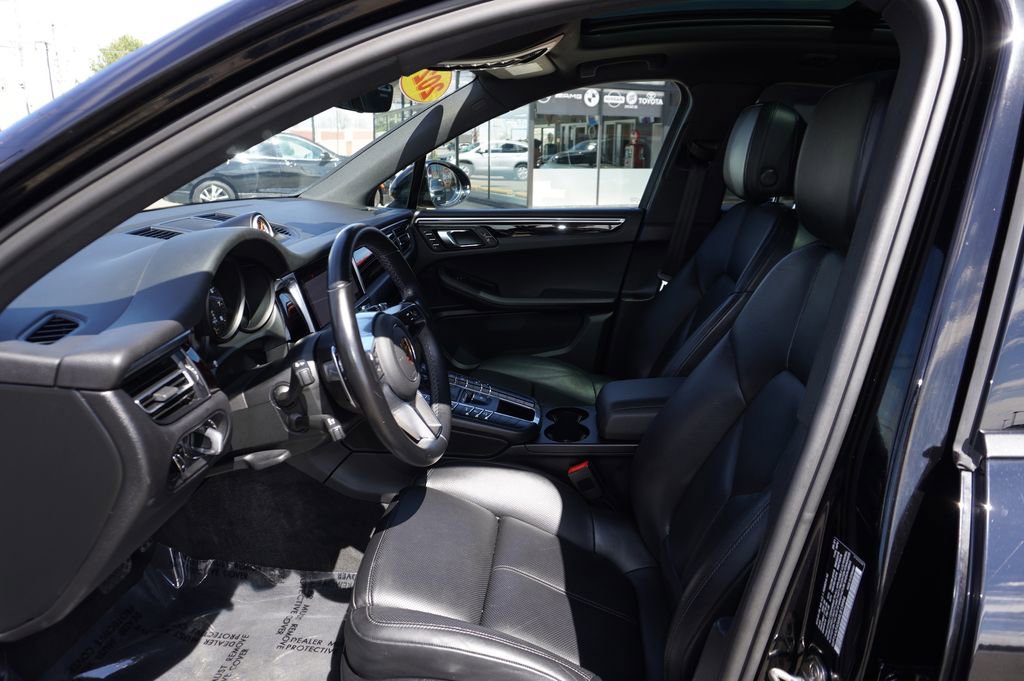 Used 2021 Porsche Macan image 25