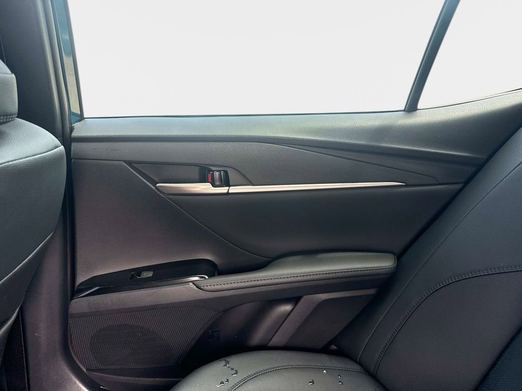 Used 2025 Toyota Camry XSE FWD image 12