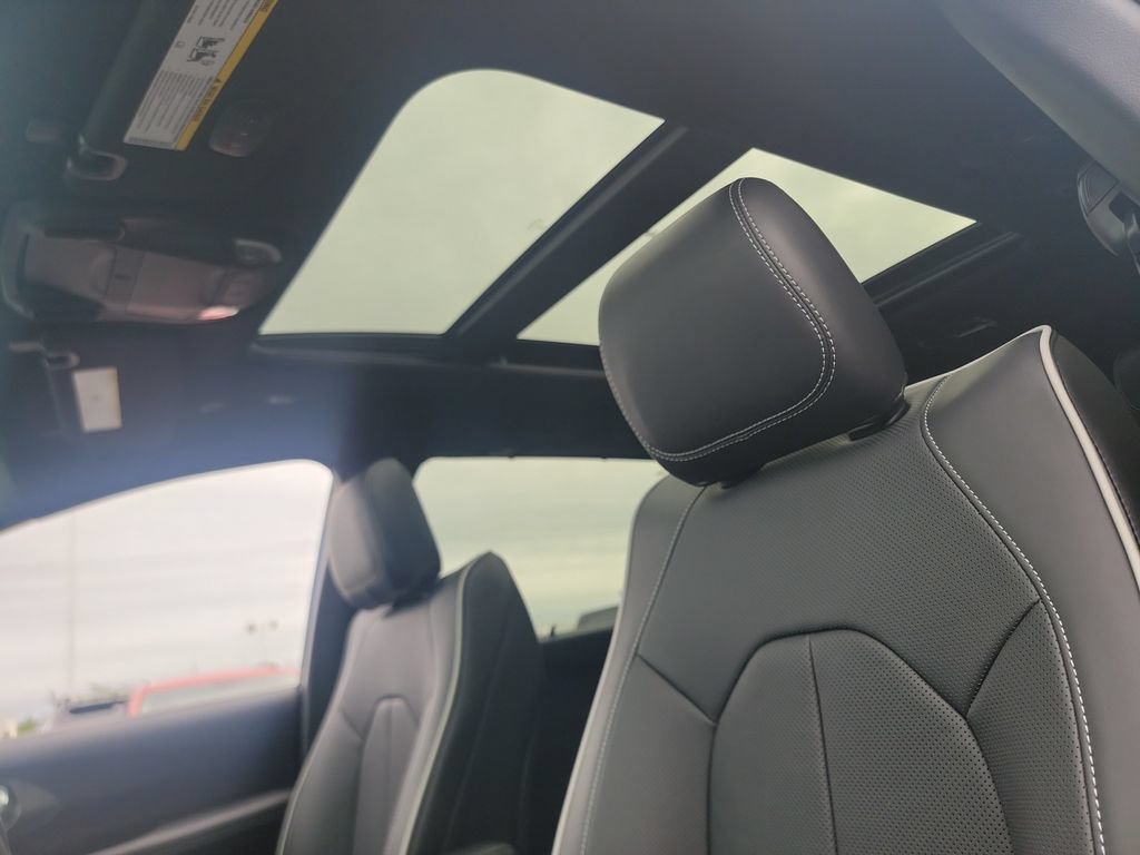 New 2027 Chrysler Pacifica Limited FWD image 16
