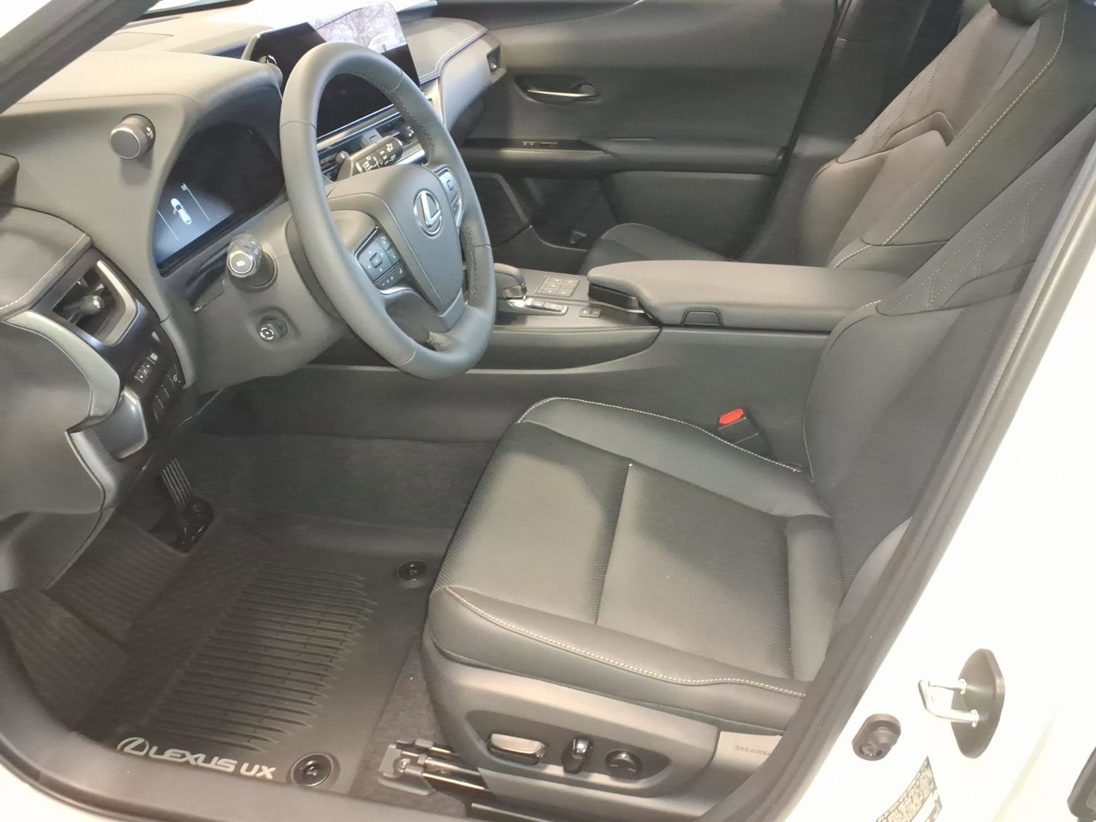 New 2026 Lexus UX 300h AWD image 5