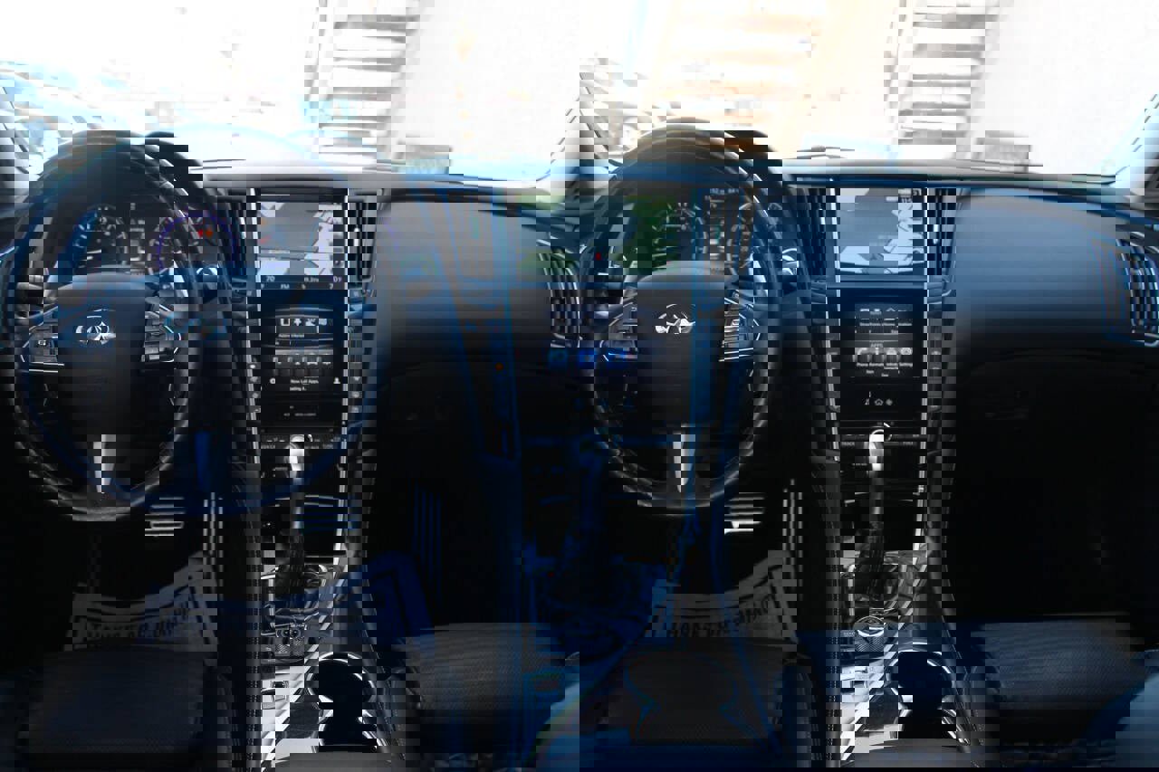 Used 2014 INFINITI Q50 Hybrid AWD w/ Deluxe Technology Package image 36