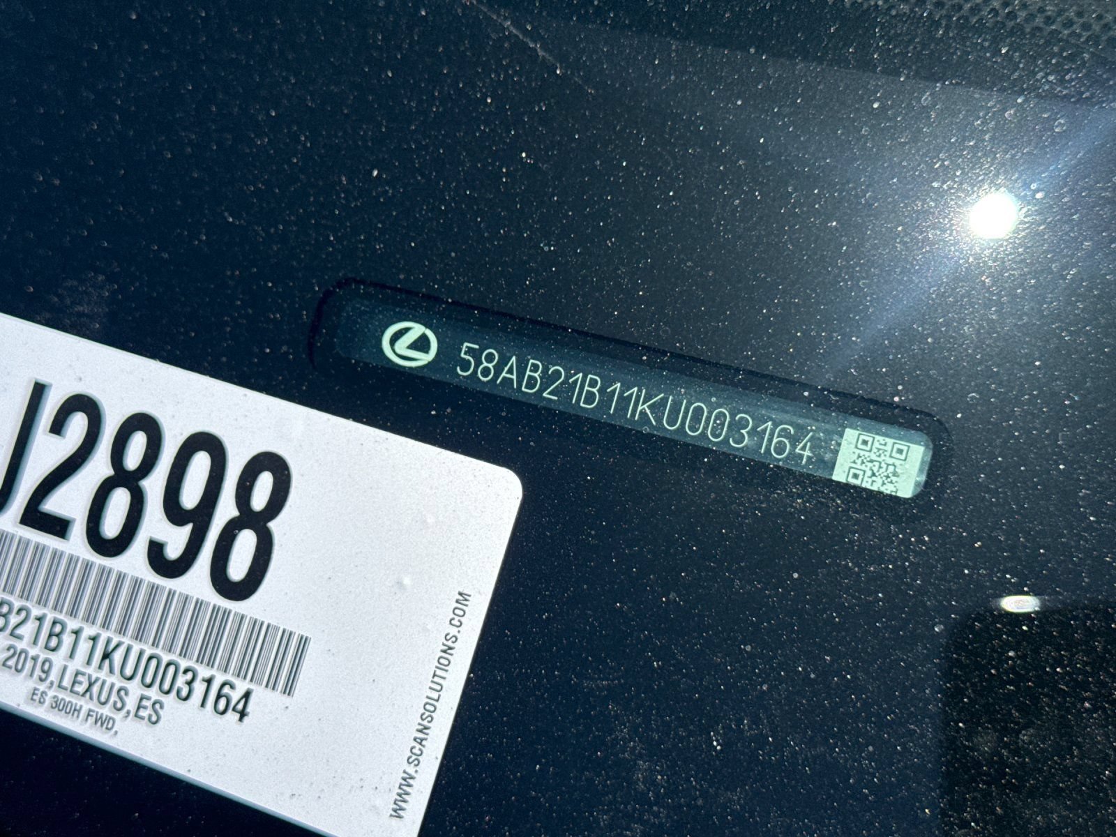 Used 2019 Lexus ES 300h w/ Premium Package FWD image 3