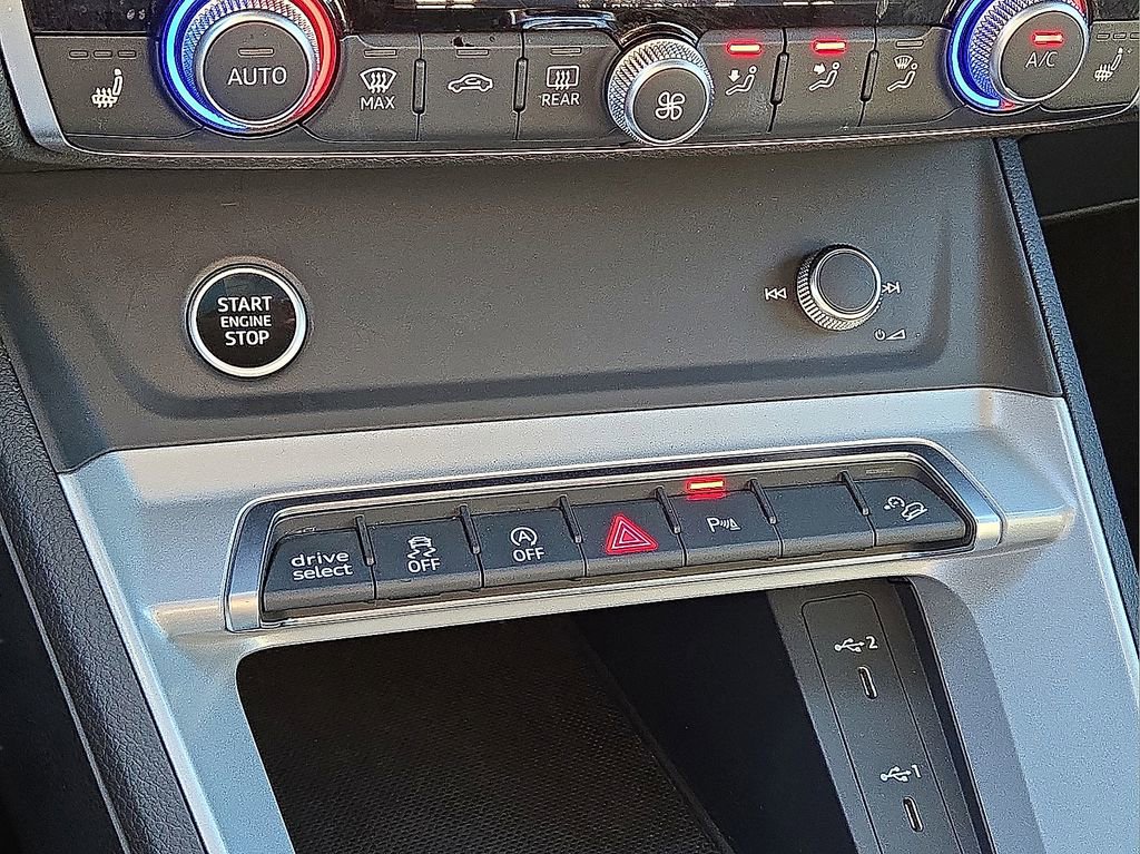 Used 2023 Audi Q3 2.0T Premium image 41