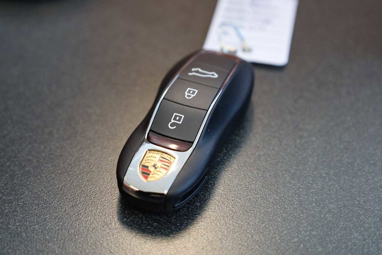 New 2026 Porsche Macan GTS image 43