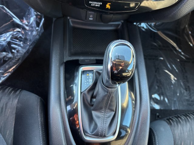 Used 2017 Nissan Rogue SV FWD image 23