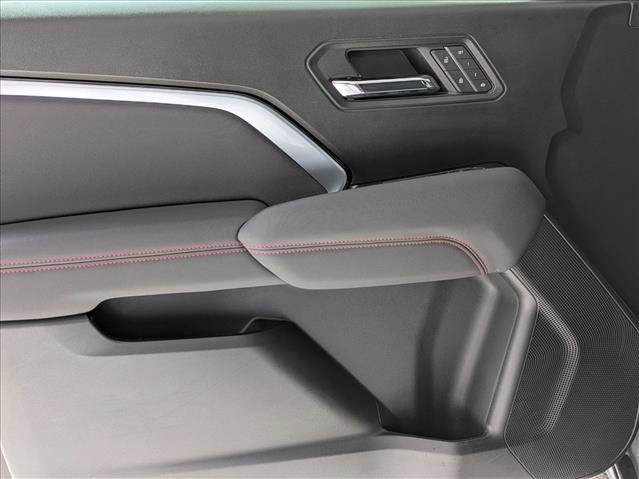 Used 2024 Chevrolet Colorado Z71 w/ Z71 Convenience Package 2 image 18