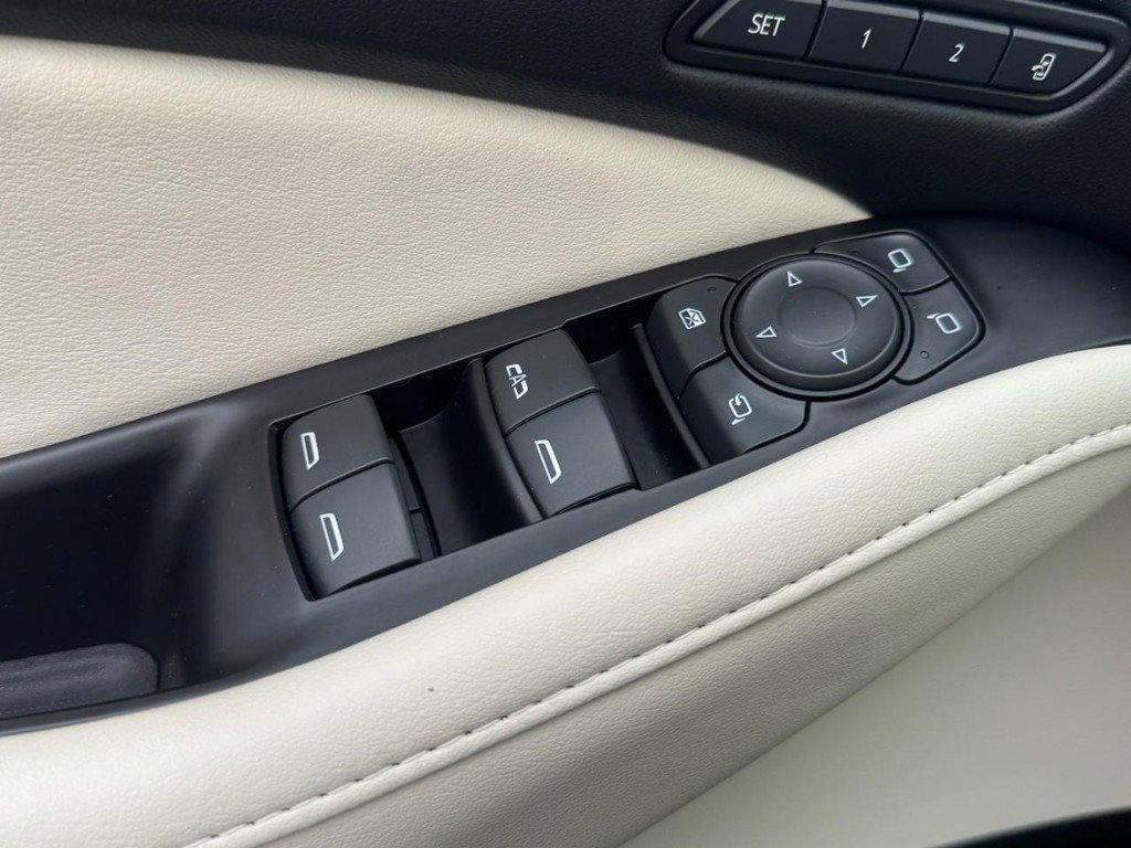 Used 2023 Buick Enclave Avenir w/ Avenir Technology Package image 23