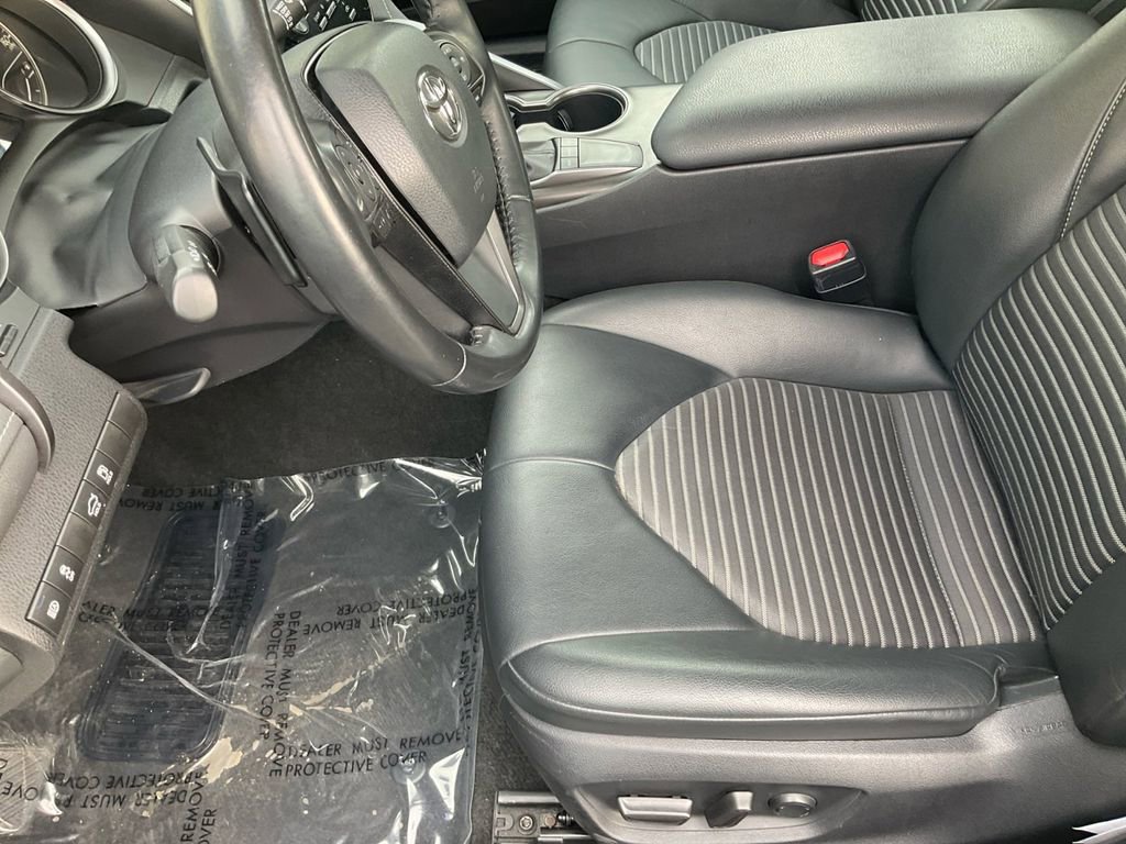 Used 2023 Toyota Camry SE image 12