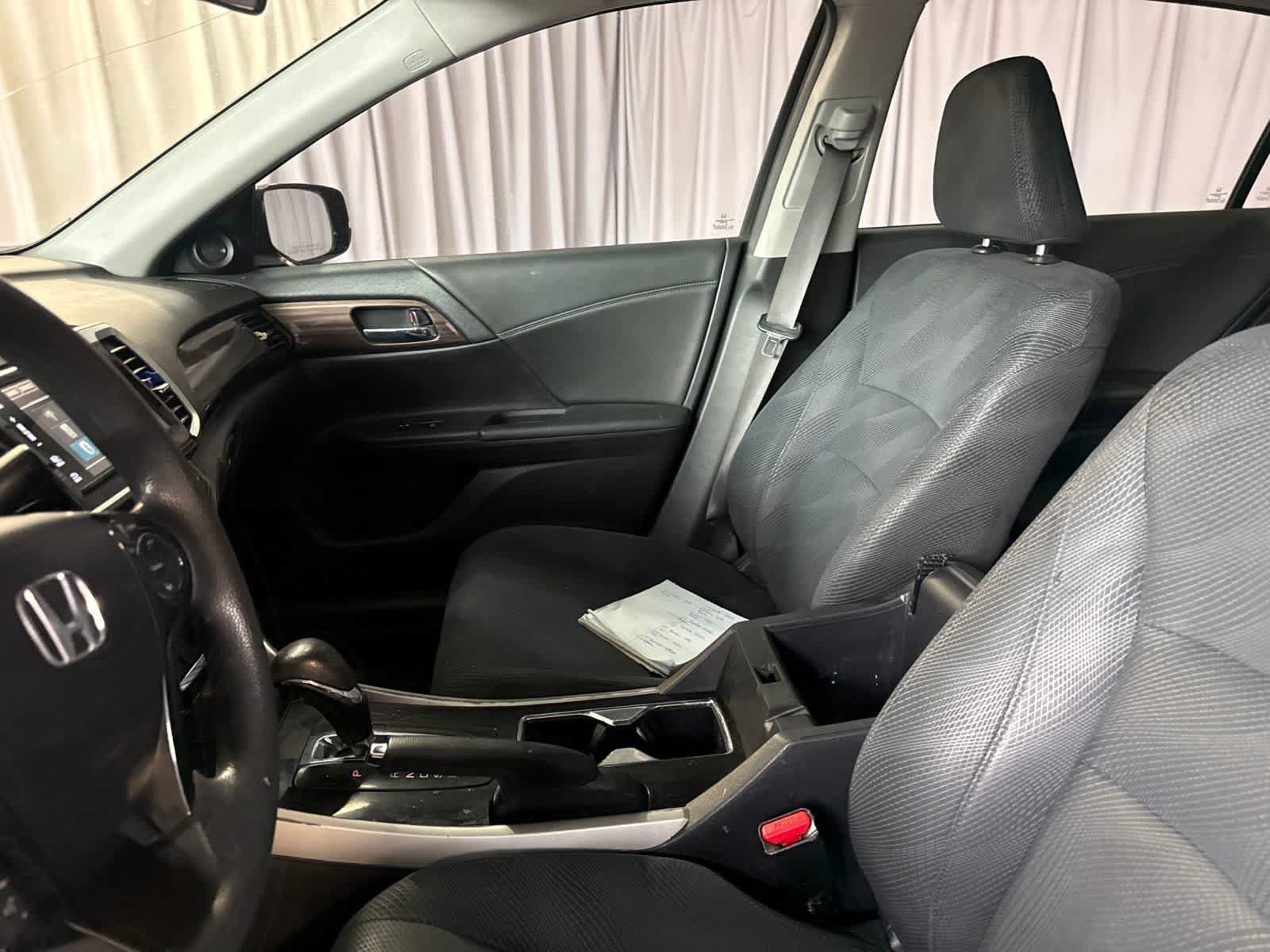 Used 2017 Honda Accord EX image 18