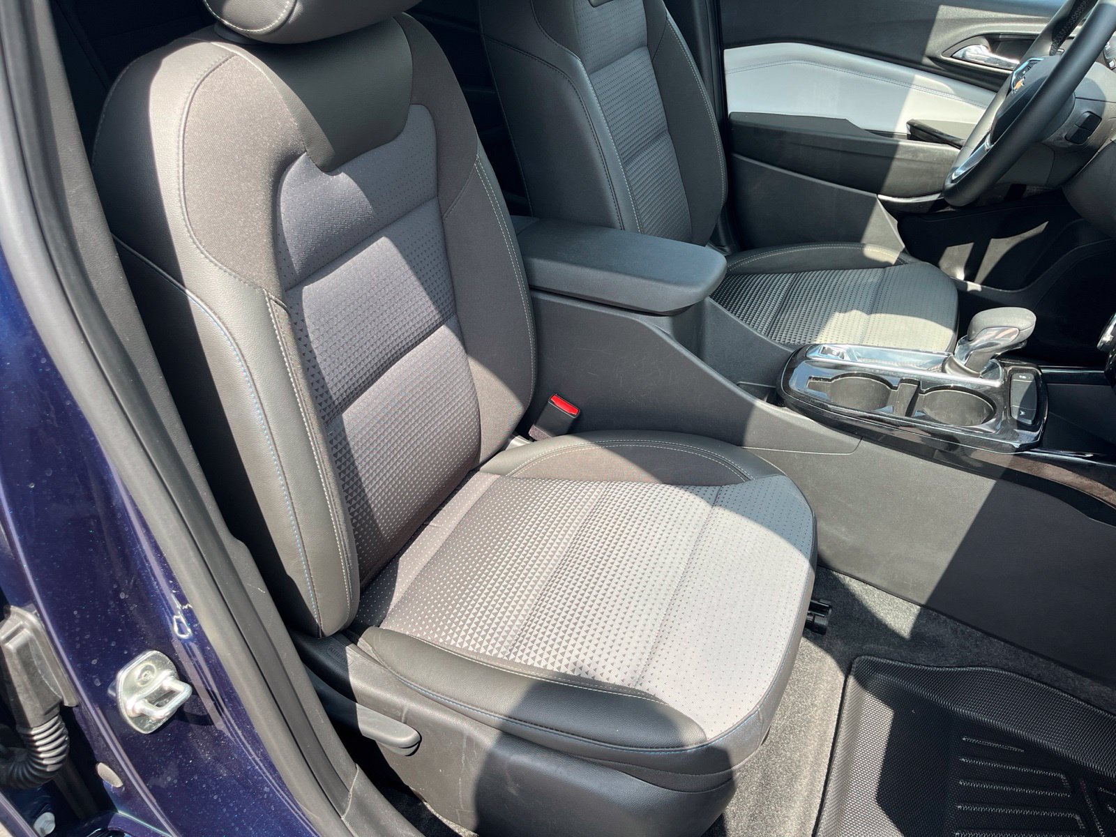 Used 2024 Chevrolet Trax LT w/ Driver Confidence Package FWD image 15
