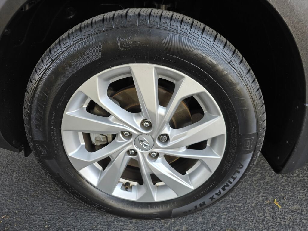 Used 2020 Hyundai Tucson SE image 11