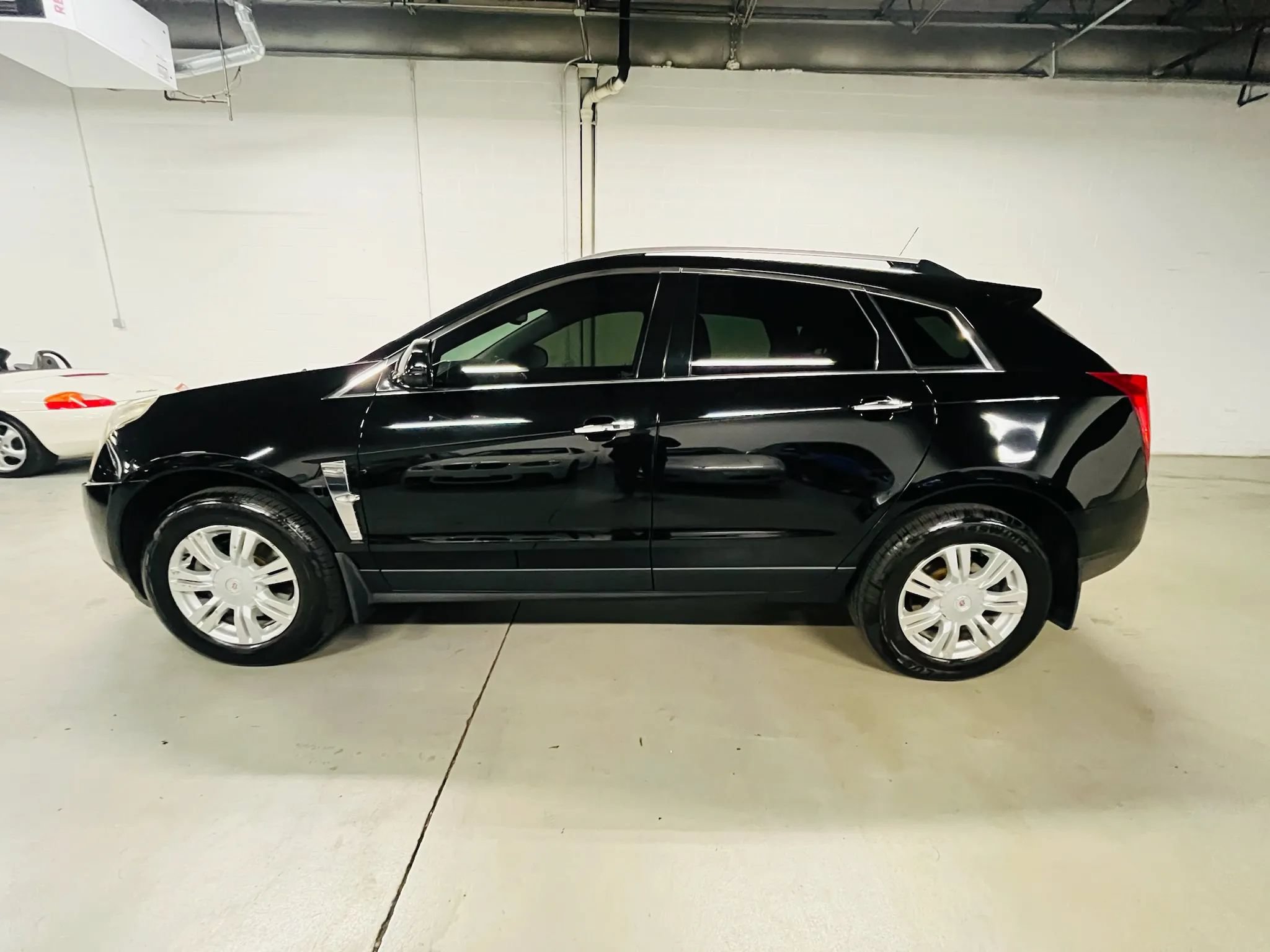 Used 2012 Cadillac SRX Luxury FWD image 5