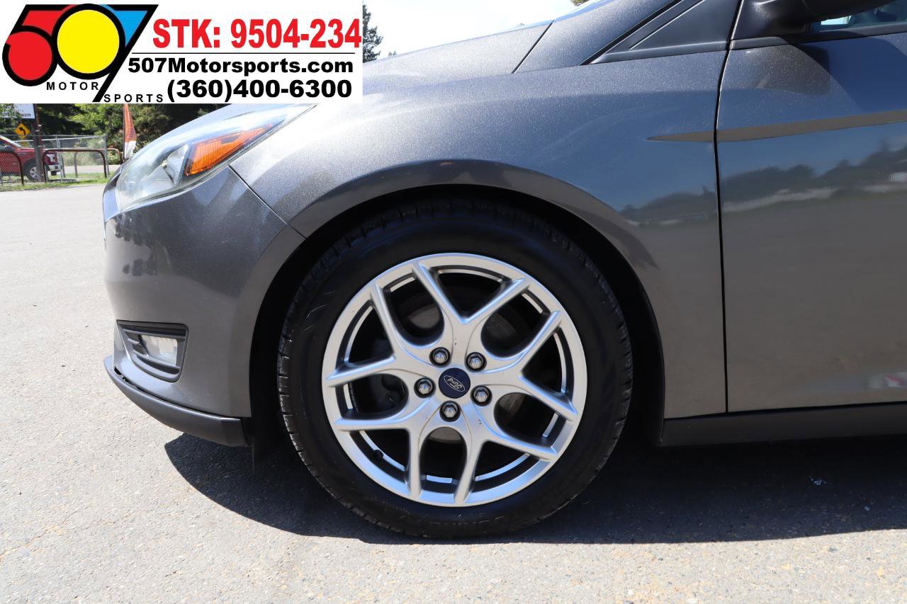 Used 2015 Ford Focus SE w/ Equipment Group 201A FWD image 24