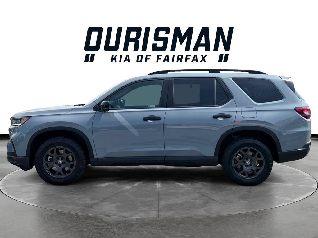 Used 2025 Honda Pilot TrailSport image 3
