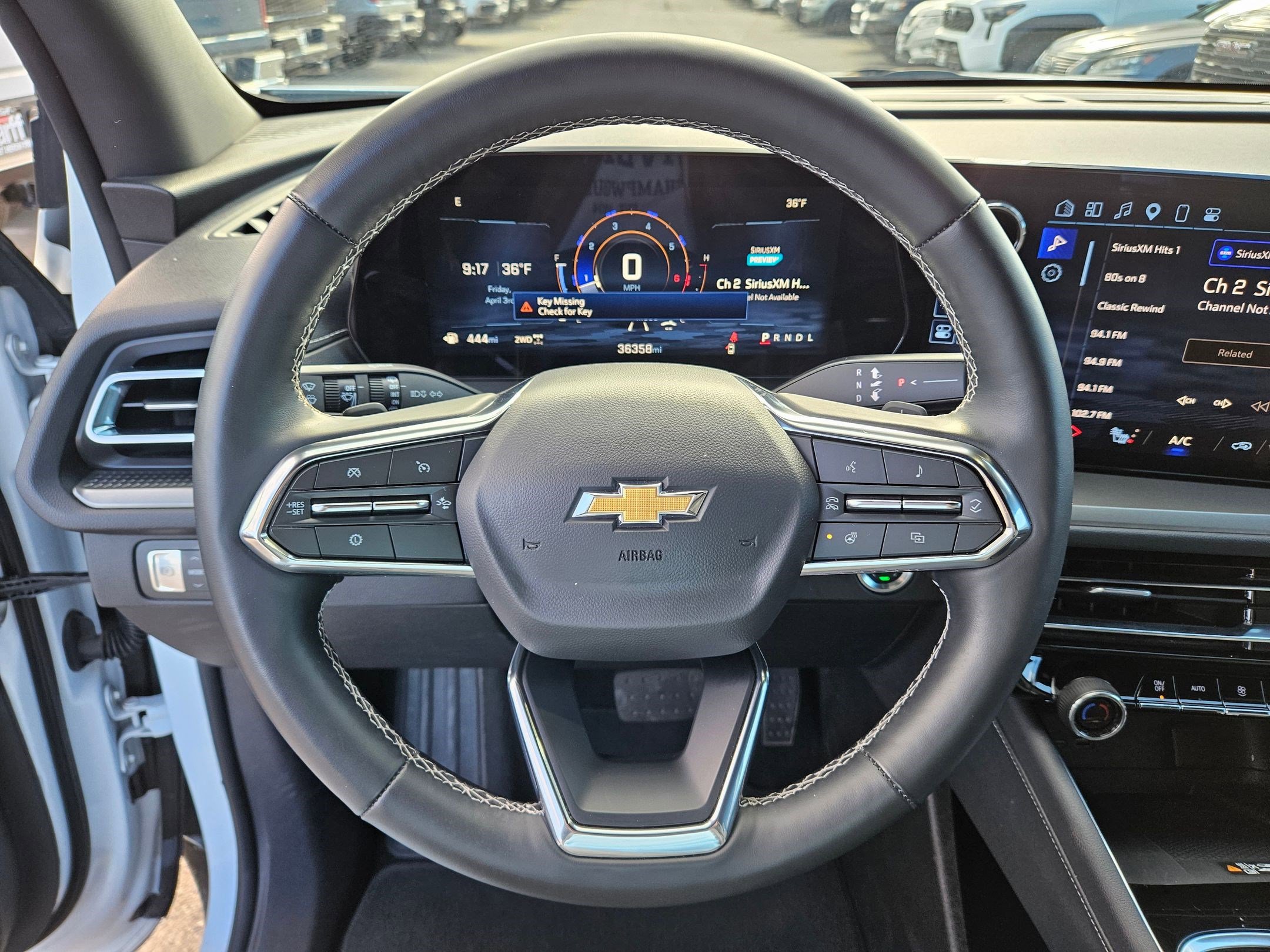 Used 2025 Chevrolet Traverse LT AWD/4WD image 16