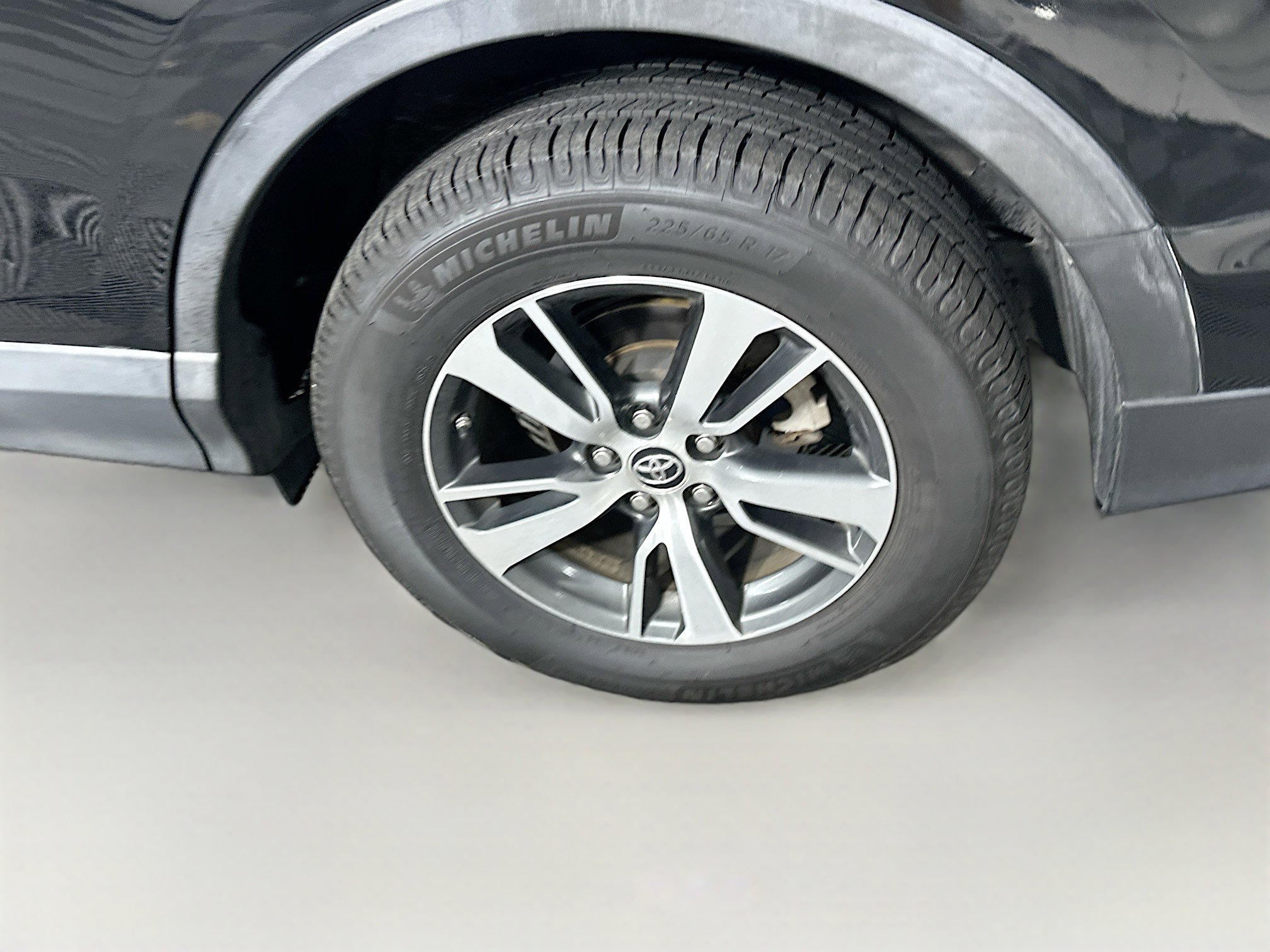 Used 2016 Toyota RAV4 XLE FWD image 11