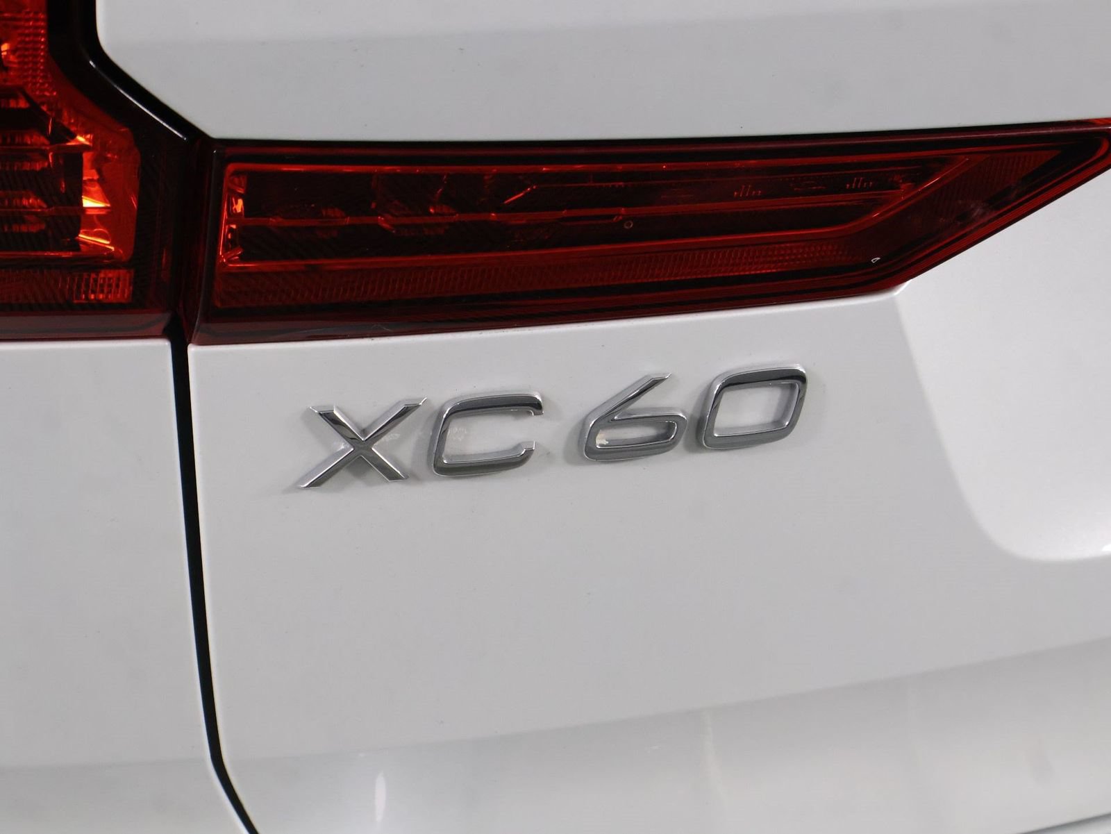 Certified 2025 Volvo XC60 T8 Core w/ Protection Package Premier AWD/4WD image 19