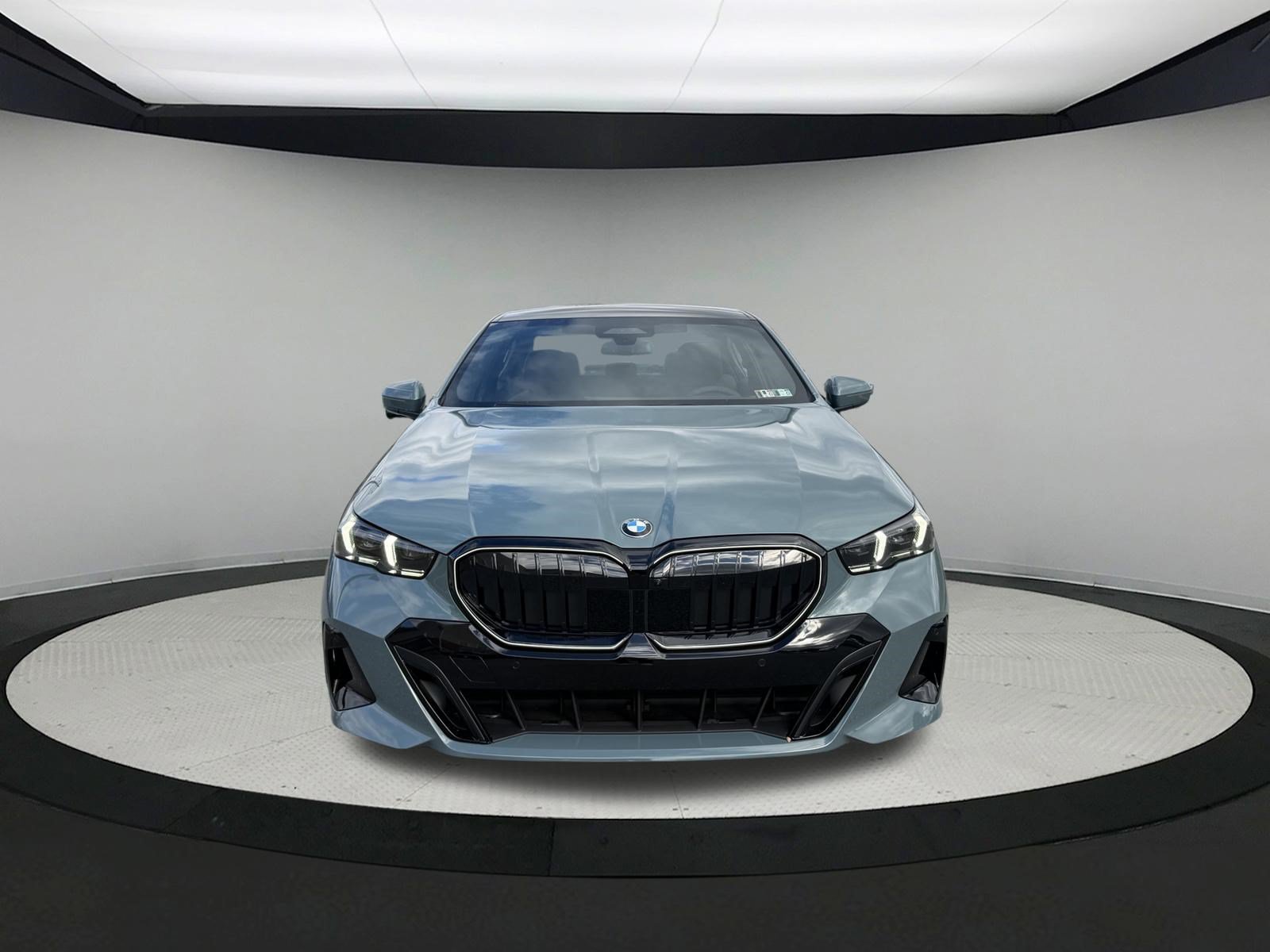 New 2027 BMW 530i xDrive w/ M Sport Package AWD/4WD image 2
