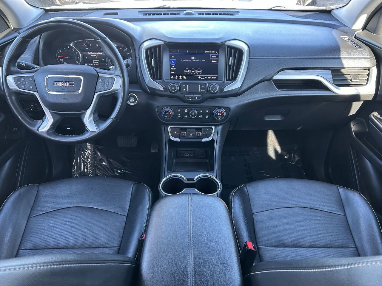 Used 2024 GMC Terrain SLT image 18