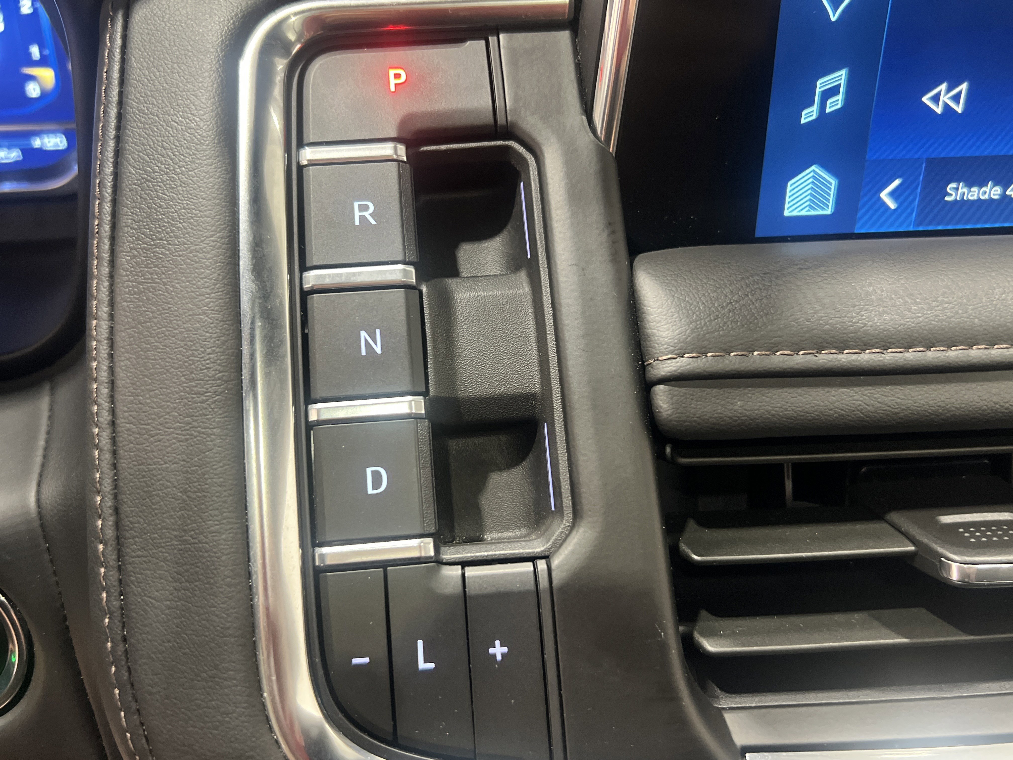 Used 2023 Chevrolet Tahoe High Country image 16