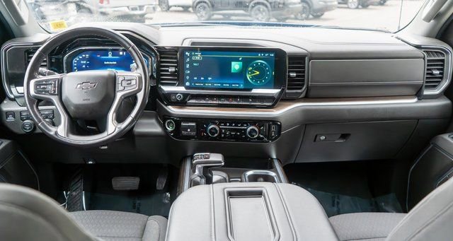 Used 2022 Chevrolet Silverado 1500 RST w/ Z71 Off-Road Package AWD/4WD image 14