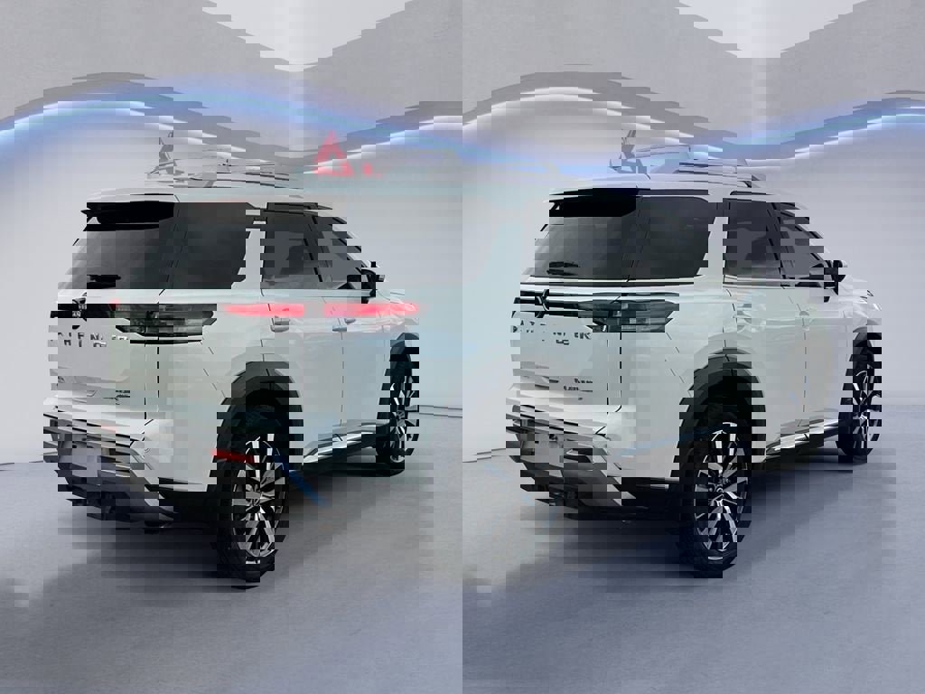 Used 2022 Nissan Pathfinder Platinum w/ Cargo Package image 5