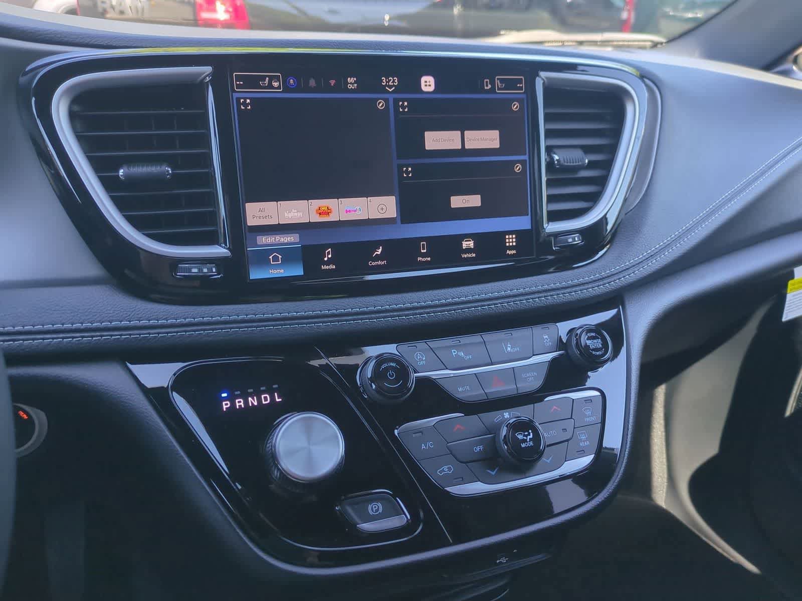 New 2027 Chrysler Pacifica Select FWD image 27