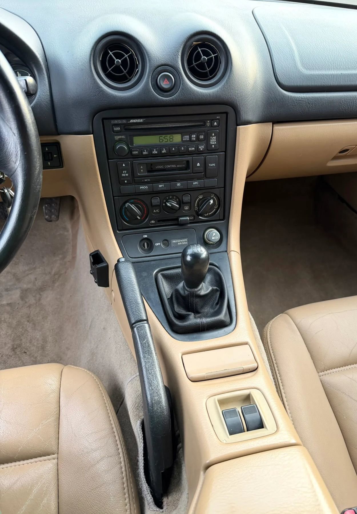 Used 1999 MAZDA MX-5 Miata Convertible 2D image 10