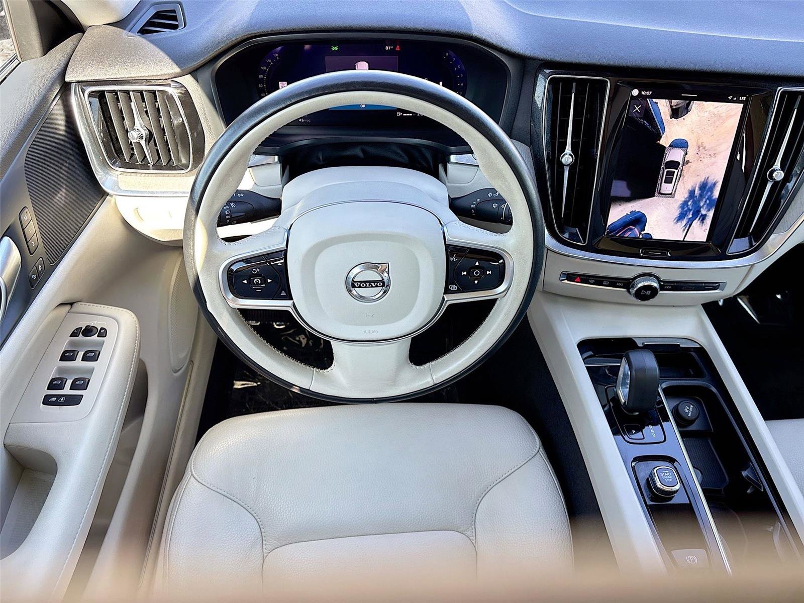 Used 2025 Volvo V60 B5 Cross Country Plus image 22