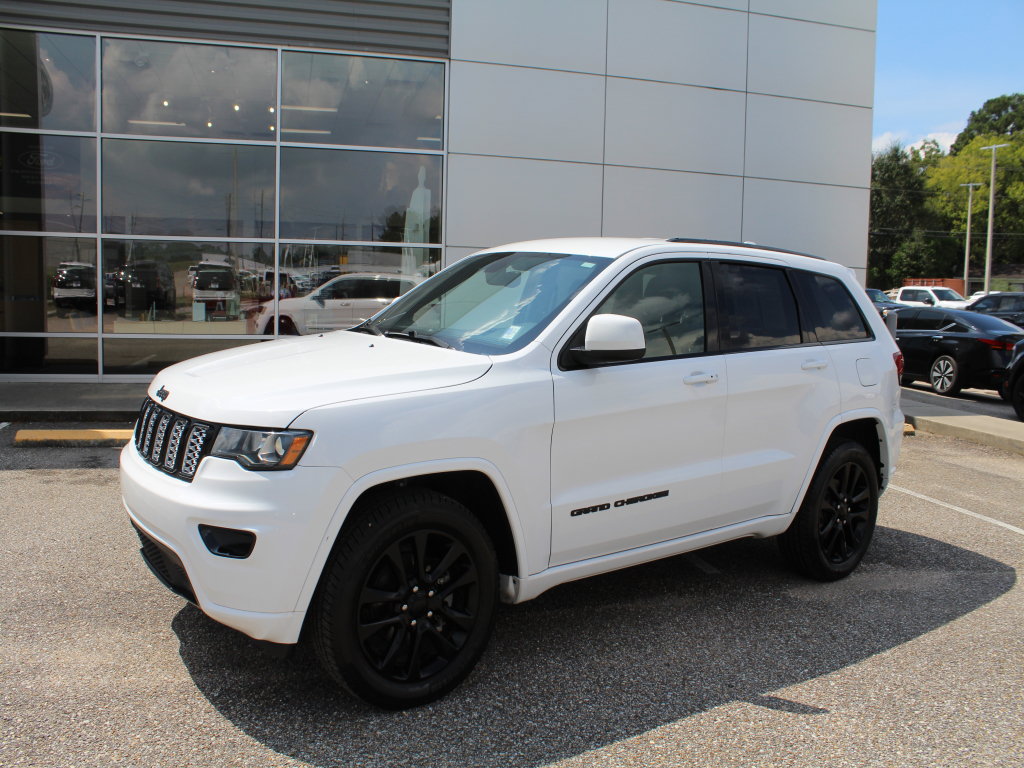 Used 2019 Jeep Grand Cherokee Altitude AWD/4WD image 2