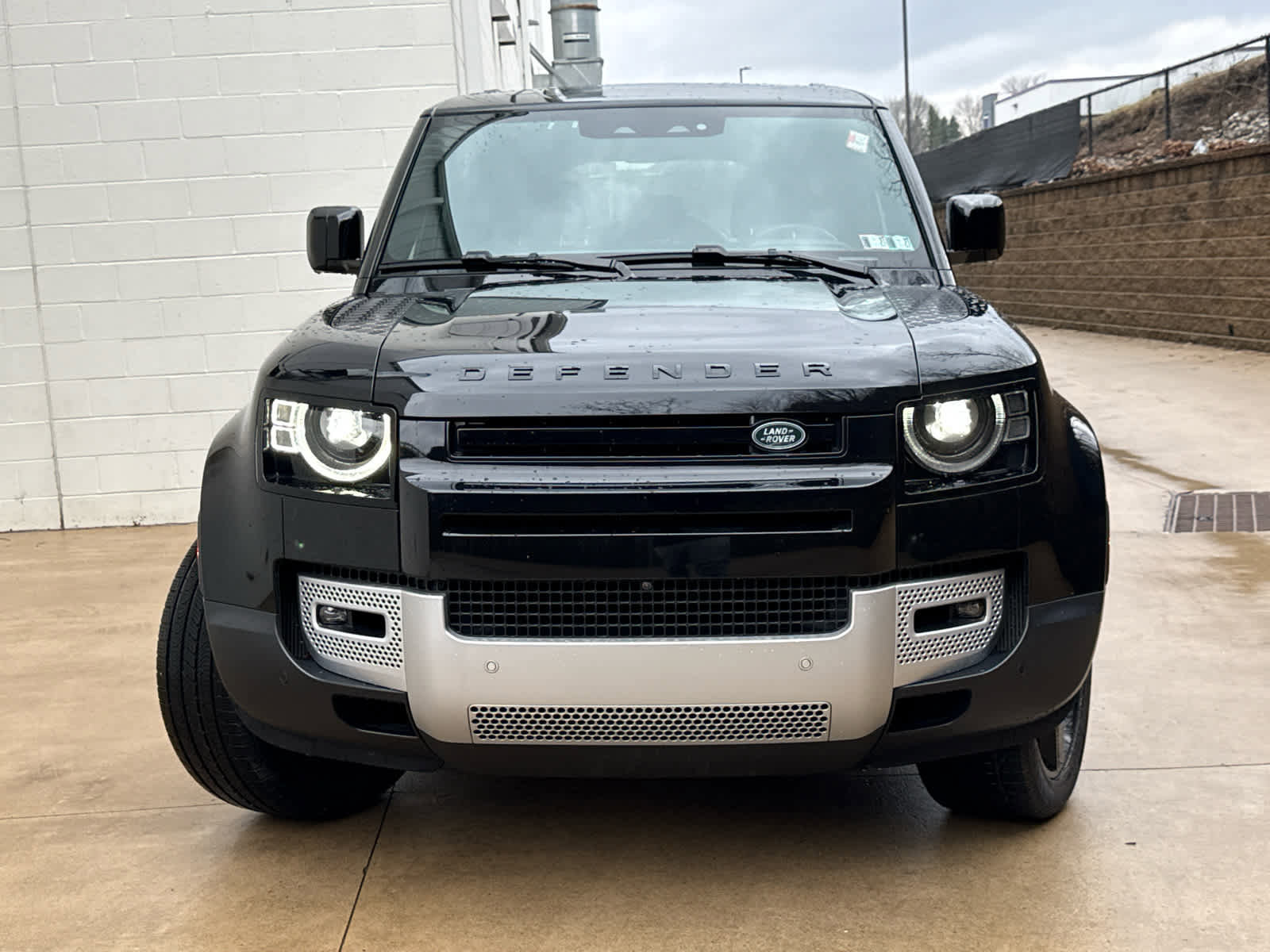 Certified 2024 Land Rover Defender 110 S image 2