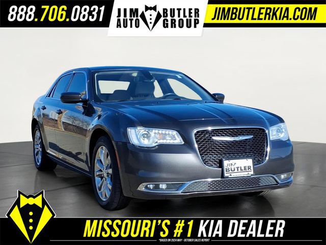 Used 2019 Chrysler 300 Touring w/ Driver Convenience Group image 26