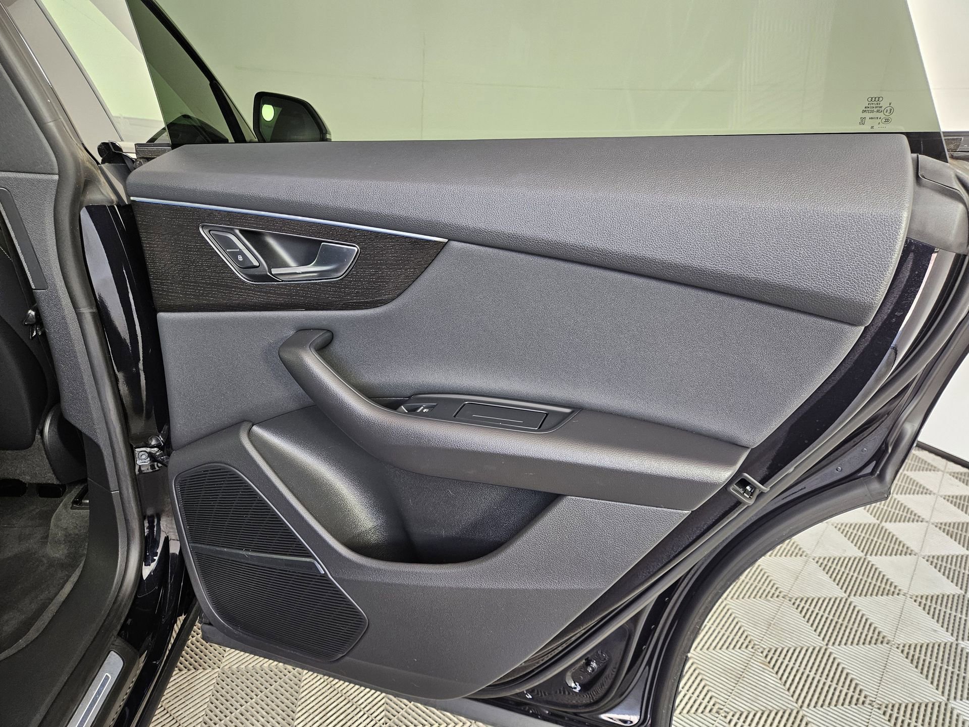 Used 2020 Audi Q8 Premium Plus w/ Premium Plus Package AWD/4WD image 43